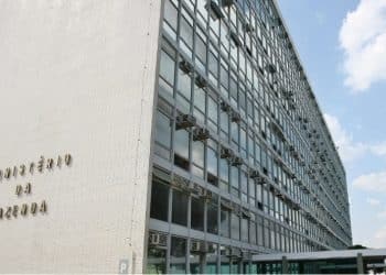 EDITAL do Ministério da Fazenda vagas para nível médio em análise e até R$ 3.877,97!