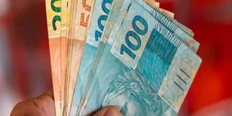 Governo começa a pagar hoje auxílio de R$ 600 para inscritos em site ou app