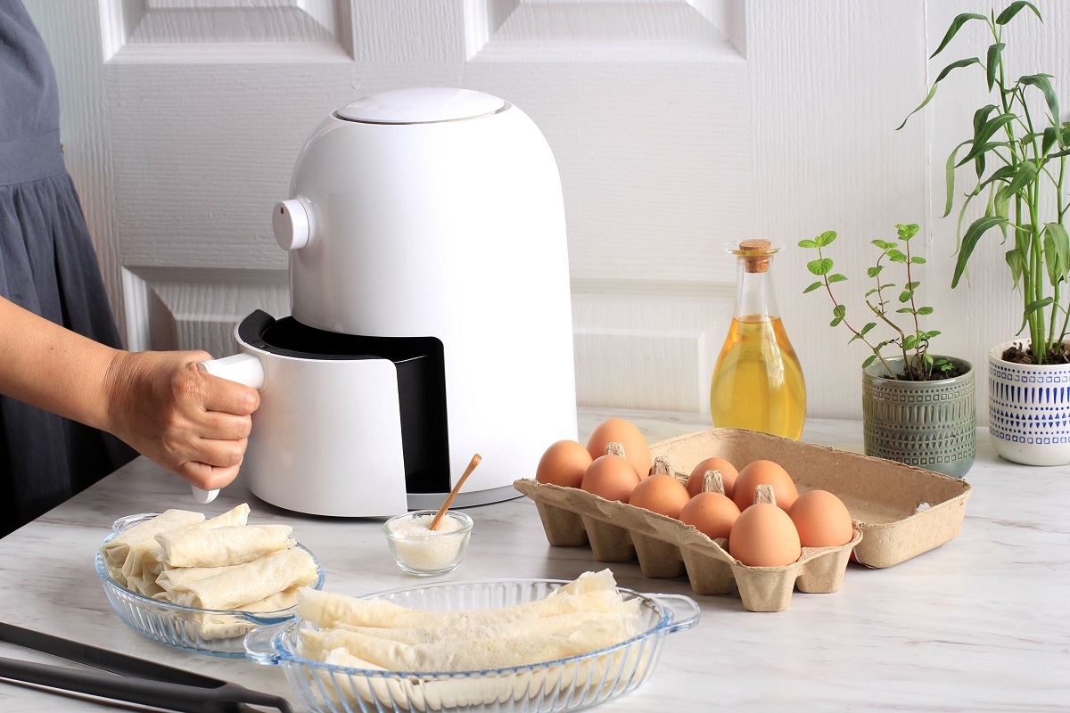 A Airfryer é um aparelho versátil e eficiente para cozinhar alimentos de forma saudável - Reprodução AdobeStock