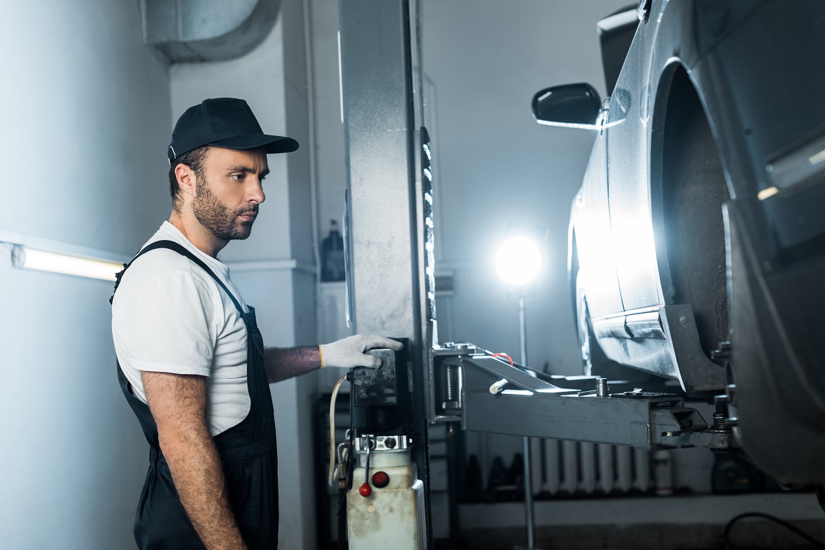 Alguns acessórios podem gerar multa para o motorista - Reprodução AdobeStock