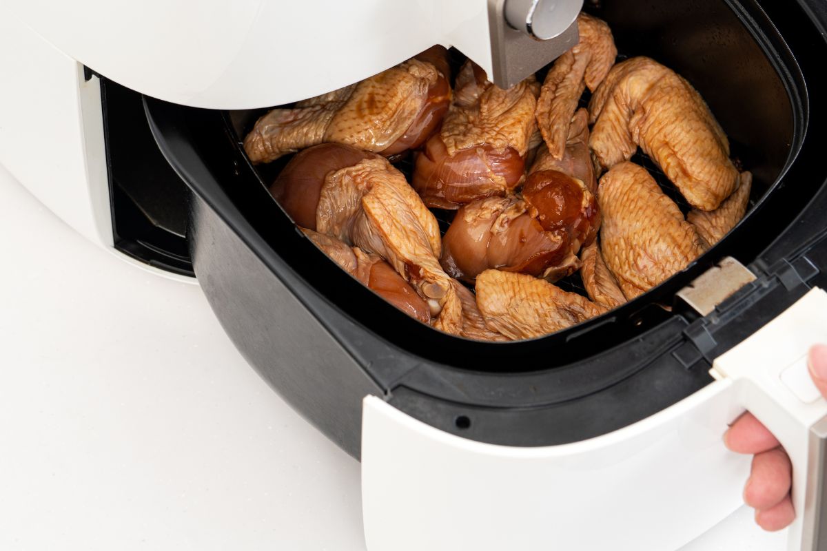 Não coloque ISSO dentro da airfryer - Reprodução Canva