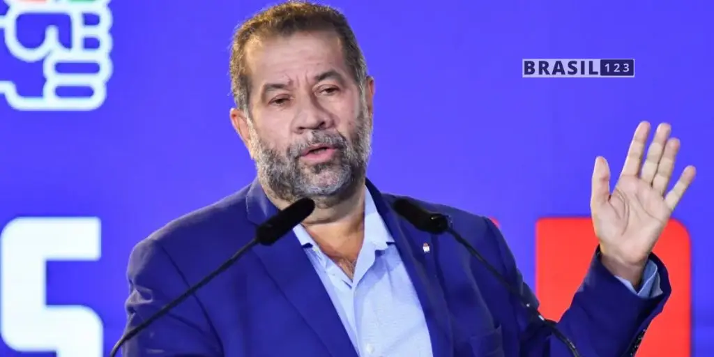 Carlos Lupi também afirmou que seu ministério terá como objetivo dar transparência aos dados mensais de aposentadorias, beneficiados.