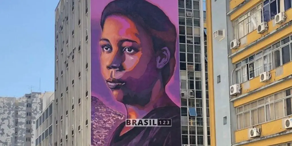 Primeira deputada negra do Brasil, Antonieta de Barros foi filha de uma escrava liberta e já era adulta quando aprendeu a ler e escrever.