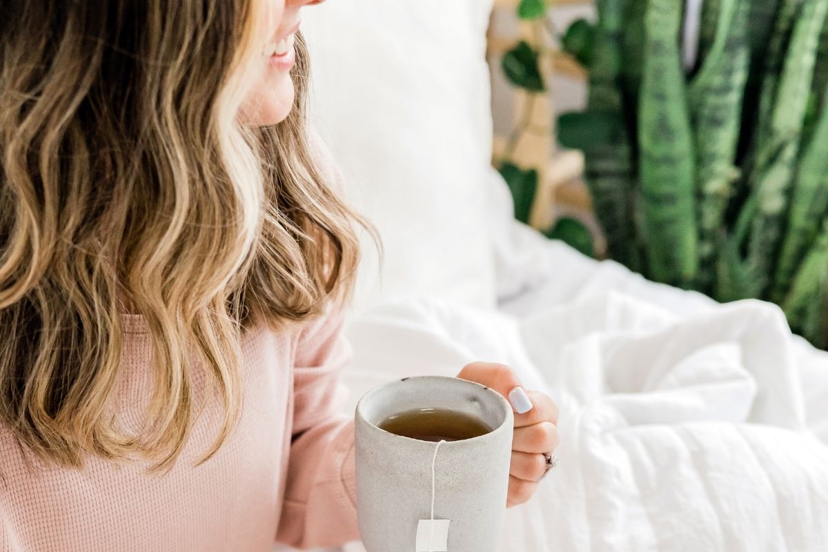 melhores chás para relaxar e dormir bem - Reprodução Canva