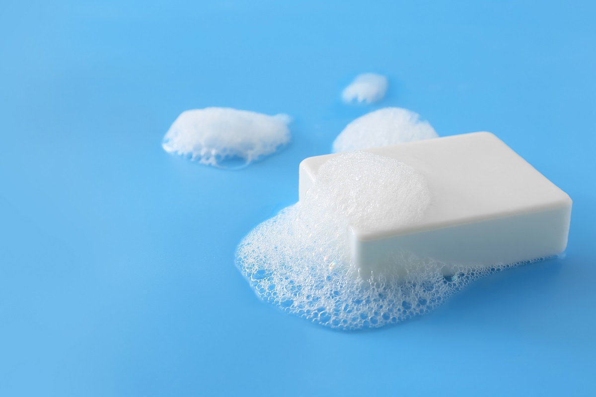 Cada vez mais, as pessoas estão buscando preparar seus próprios produtos de limpeza - Reprodução AdobeStock
