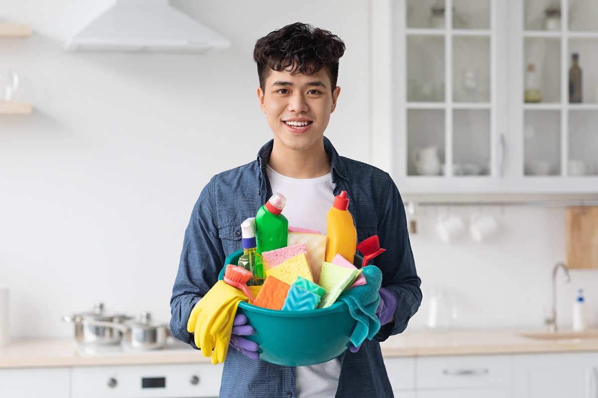 É fundamental entender como limpar a cozinha da forma correta para que os azulejos fiquem brilhando - Reprodução AdobeStock
