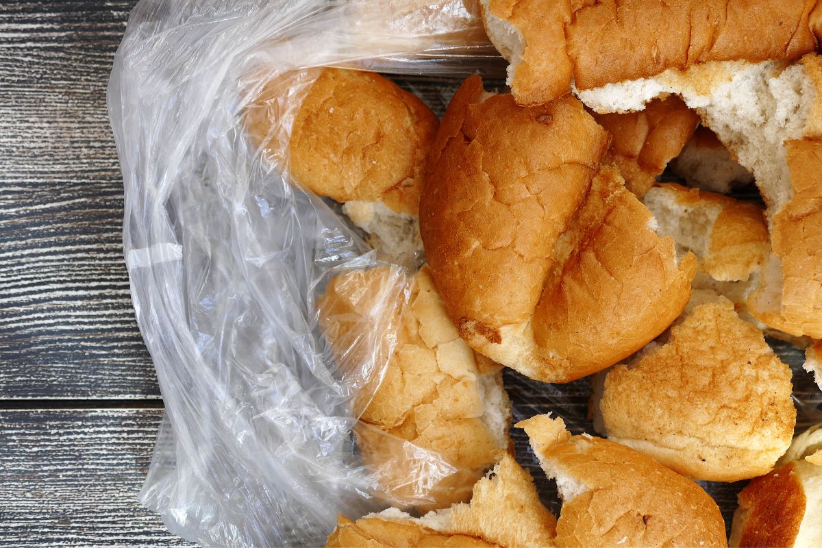 recuperar pão velho na airfryer- Reprodução Canva
