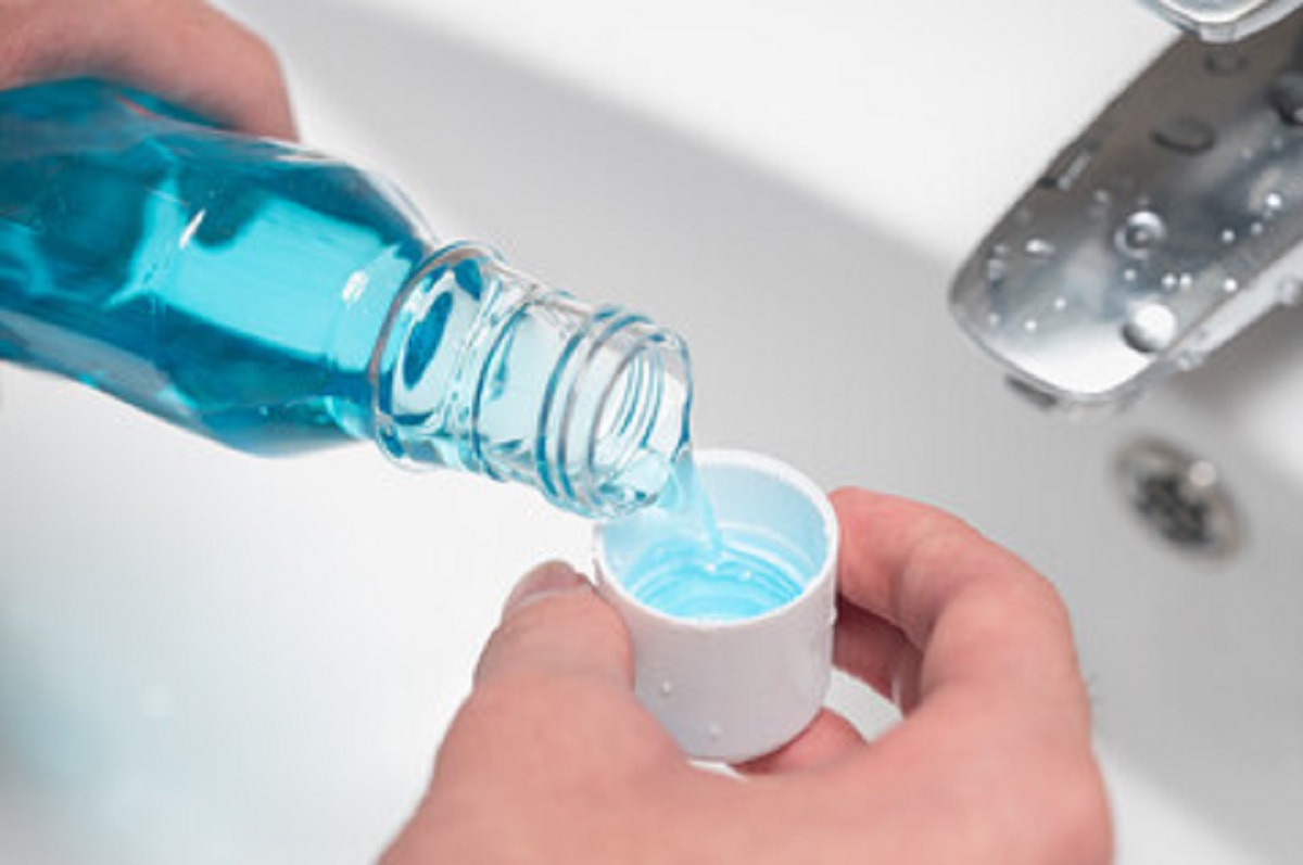 Enxaguante bucal - Reprodução Adobe Stock