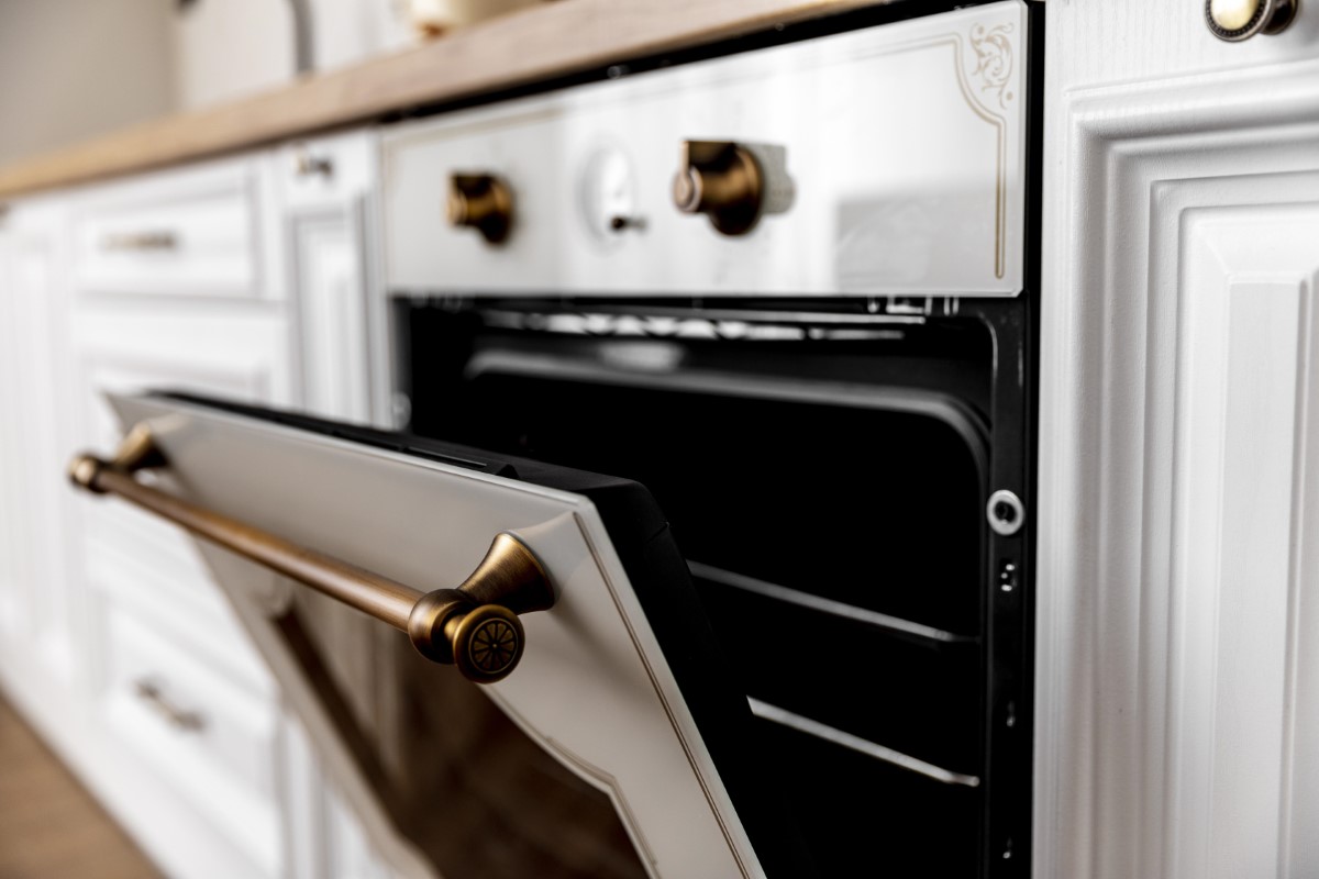Forno brilhando - Reprodução Adobe Stock Forno Brilhante