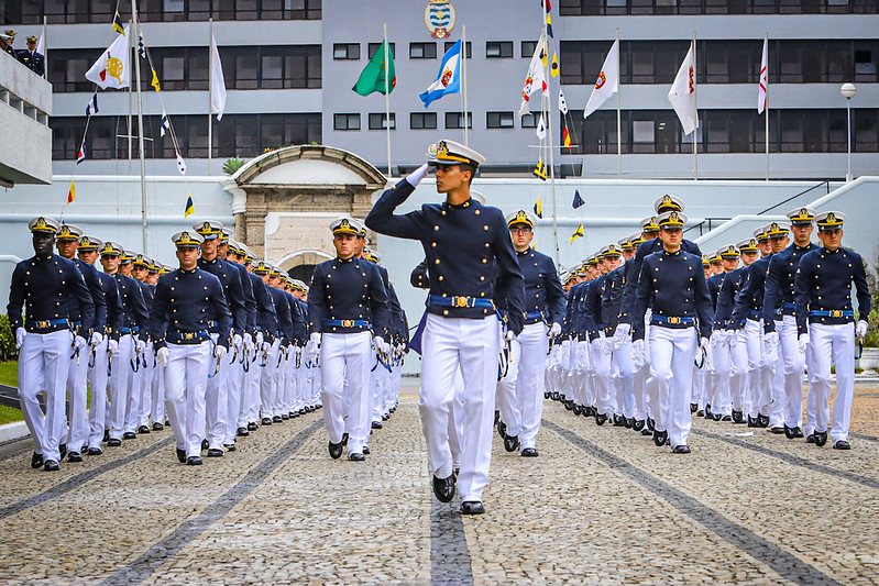 Governo encerra programa nacional das escolas cívico-militares - Brasil123