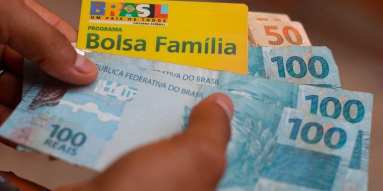 PIX de R$ 600 + 5 BENEFÍCIOS EXTRAS: Veja como aumentar o valor do BOLSA FAMÍLIA em FEVEREIRO