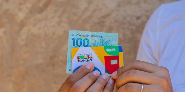 Bolsa Família: CAIXA deposita para novo grupo nesta quinta-feira (22) e valor passa de R$ 600