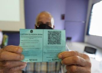 Carteira do idoso: Veja como emitir de forma gratuita e conheça os benefícios