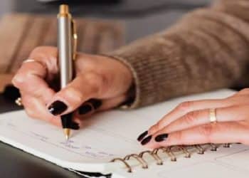 OPORTUNIDADE! Mais de MIL VAGAS para estudar de GRAÇA em faculdades; veja como se inscrever