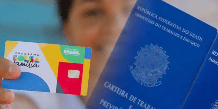 Bolsa Família interfere na busca por emprego: confira o que diz estudo da FGV