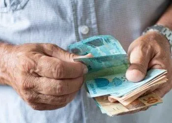 INSS: Aposentados e pensionistas têm grana liberada HOJE (23/02) e recebem R$ 1.412,00