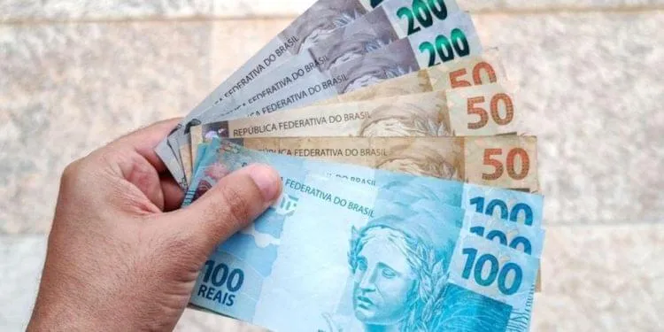 Cartão Recomeçar: Famílias começam a receber R$ 3.000; veja quem tem direito