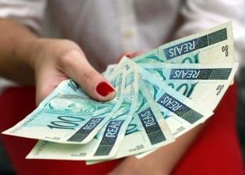 Confira 3 bancos que liberam EMPRÉSTIMO com 1ª parcela após 90 dias