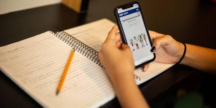 Projeto prevê ENSINO REMOTO para estudantes gestantes, lactantes e adotantes