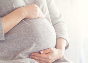 Projeto aumenta licença-maternidade para 180 dias; entenda