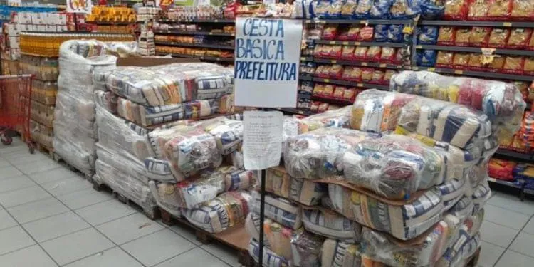 Atenção! Cinco mil famílias têm até HOJE (31/01) para retirar CESTA BÁSICA