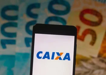 CAIXA vai fazer PIX de R$ 15 MIL para estes brasileiros; veja se seu CPF foi PREMIADO