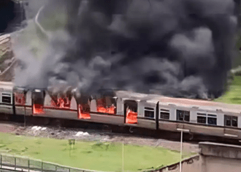 SUSTO! Vagão de metrô PEGA FOGO no Distrito Federal