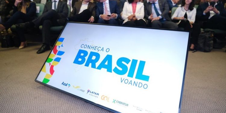 Conheça o Brasil Voando: Programa promete passagens aéreas mais baratas