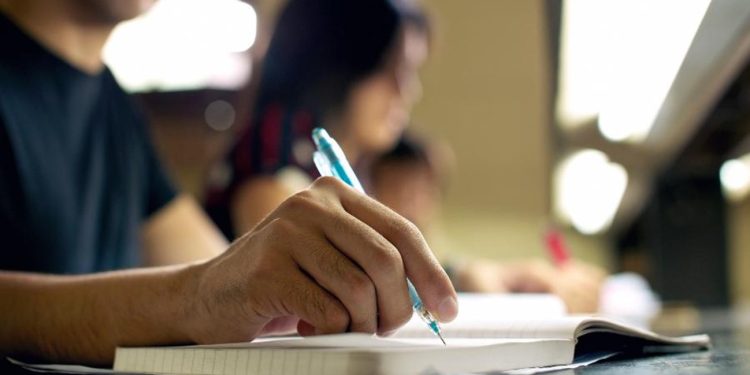 ATENÇÃO! Inscrição do Fies foi estendida até HOJE (18/03); veja o horário limite