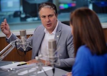 Ministro da Educação divulga programa que garante auxílio financeiro aos estudantes