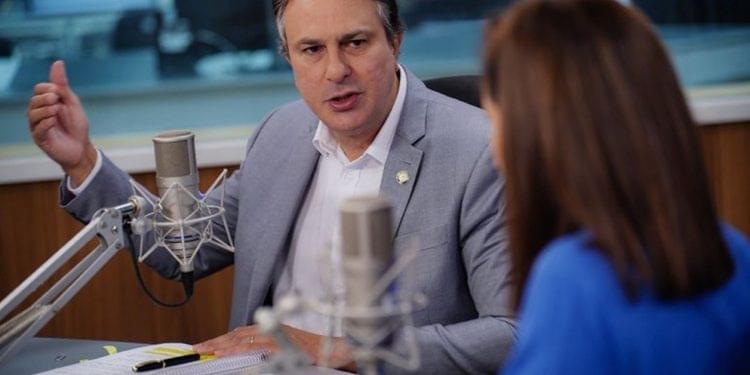 Ministro da Educação divulga programa que garante auxílio financeiro aos estudantes