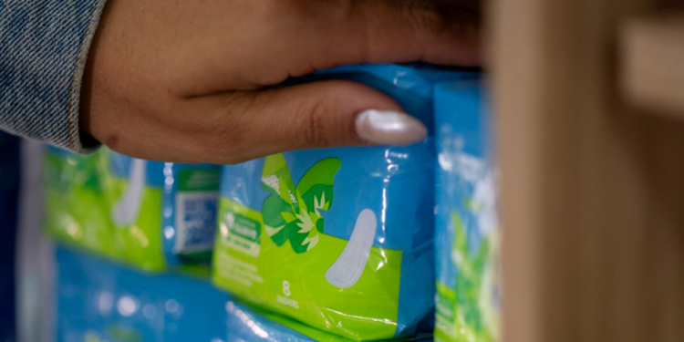 Trabalhadoras ganham direito à licença de 3 dias durante período menstrual