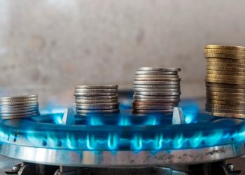 Governo CONFIRMA depósito do Auxílio-Gás neste mês; consulte o calendário