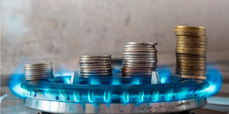 Governo CONFIRMA depósito do Auxílio-Gás neste mês; consulte o calendário