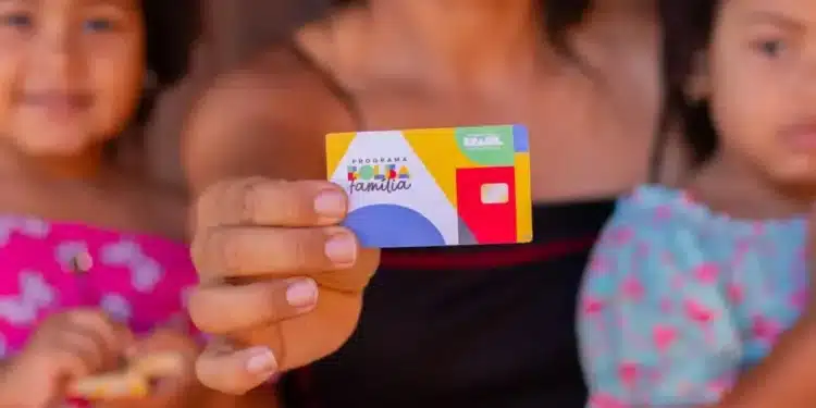 Confirmada ÓTIMA NOTÍCIA para Mães Solteiras do Bolsa Família: AUTORIZADO Pix EXTRA de R$ 300 em Fevereiro