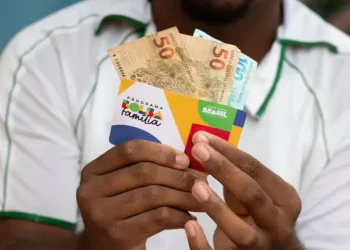 BOLSA FAMÍLIA confirma lista de CPFs sortudos que vão receber PIX de R$ 800 em Fevereiro; pagamento sai nesta segunda-feira (05/02)? Consulte agora