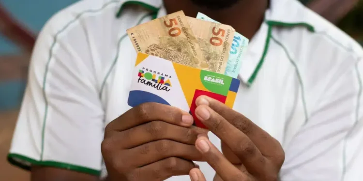 BOLSA FAMÍLIA confirma lista de CPFs sortudos que vão receber PIX de R$ 800 em Fevereiro; pagamento sai nesta segunda-feira (05/02)? Consulte agora 1 BOLSA FAMÍLIA confirma lista de CPFs sortudos que vão receber PIX de R$ 800 em Fevereiro; pagamento sai nesta segunda-feira (05/02)? Consulte agora