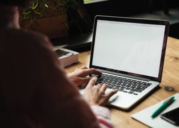 Febraban anuncia CURSO GRATUITO para mulheres e pessoas negras; saiba como se inscrever