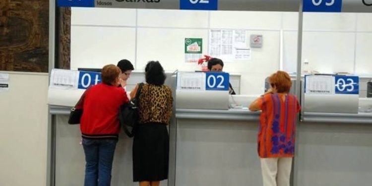 Carnaval 2024: Saiba como será o funcionamento dos bancos e do INSS no feriado