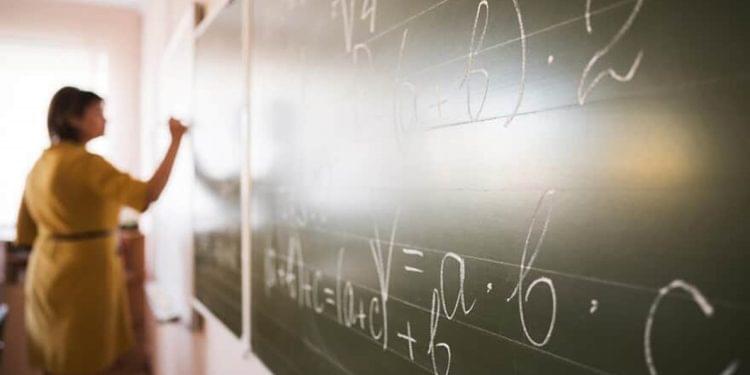 SAIU! Governo divulga NOVO piso salarial dos professores