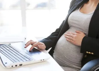 Salário-maternidade urbano e rural: Confira as diferenças