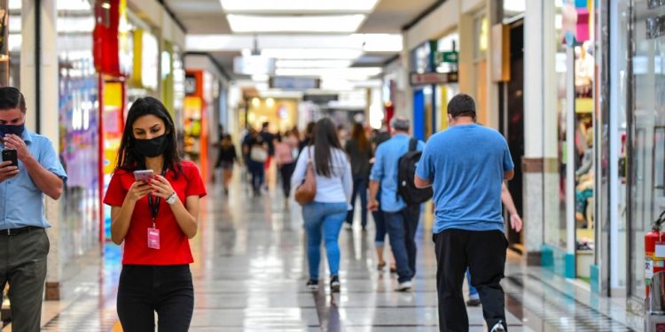 Confirmado! Governo ADIA por 3 meses a Portaria sobre trabalho aos feriados