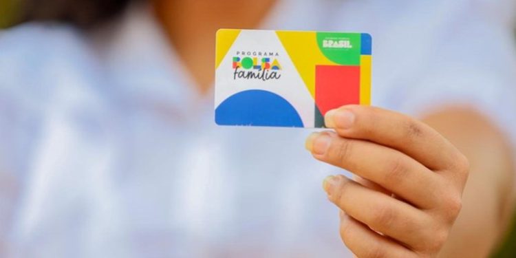 CONFIRMADO! Bolsa Família ANTECIPADO para todos os NIS; veja como vai funcionar o calendário