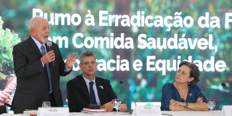 Combate à fome: Governo Lula regulamenta iniciativas para melhorar acesso à alimentação