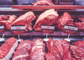 Vale-Carne para famílias do CadÚnico está em estudo; veja de quanto pode ser o depósito