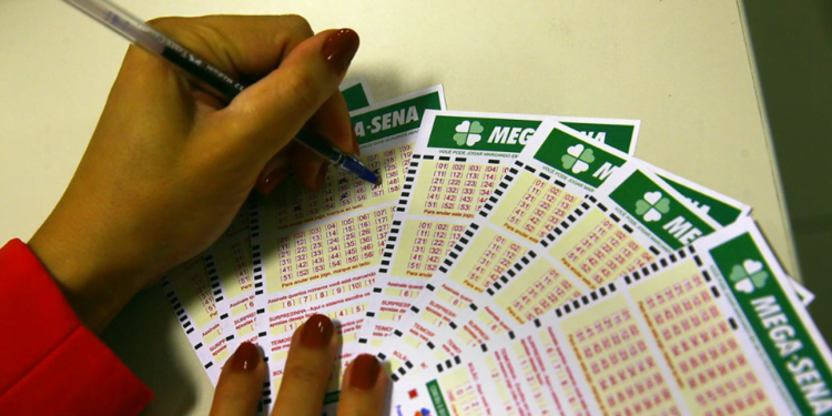 SENSACIONAL! Mega-Sena acumula em R$ 67 MILHÕES! Veja os números e quando será o novo sorteio
