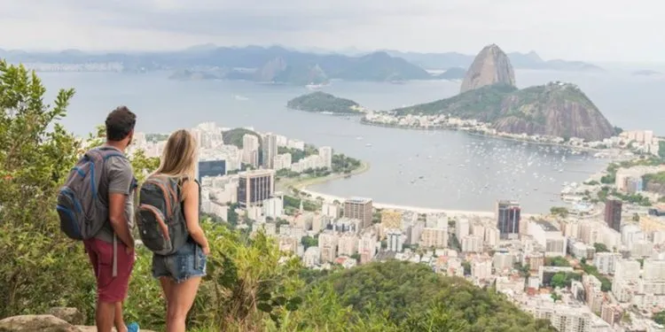 Turistas estrangeiros injetam R$ 4 BILHÕES na economia em janeiro; saiba mais