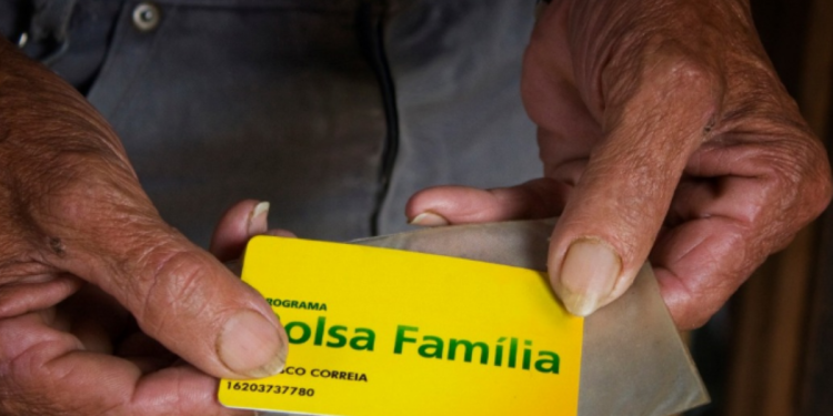 Bolsa Família: Mitos e Verdades sobre a atualização no CRAS