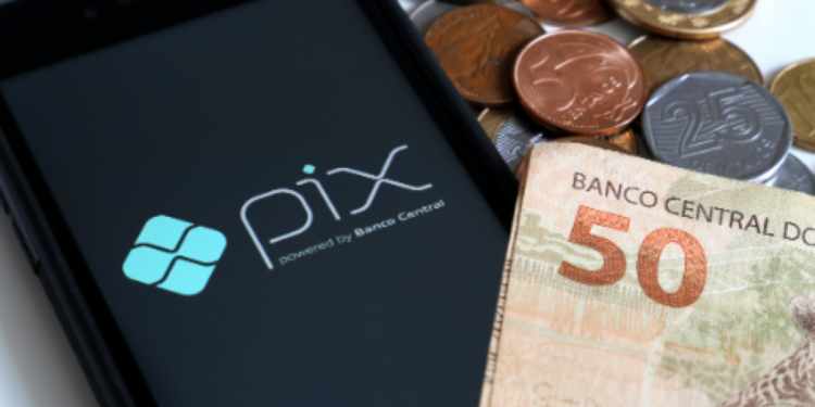 Depósito Imediato: PIX de R$ 823,66 Creditado Hoje para Trabalhadores Registrados - CLT; Veja Como Sacar