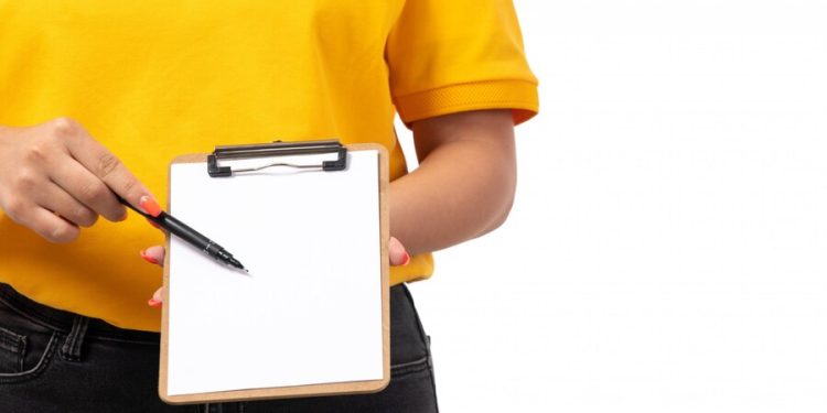 VAI DESBLOQUEAR o Bolsa Família em abril ? CRAS publica lista COMPLETA com documentos necessários, cofira